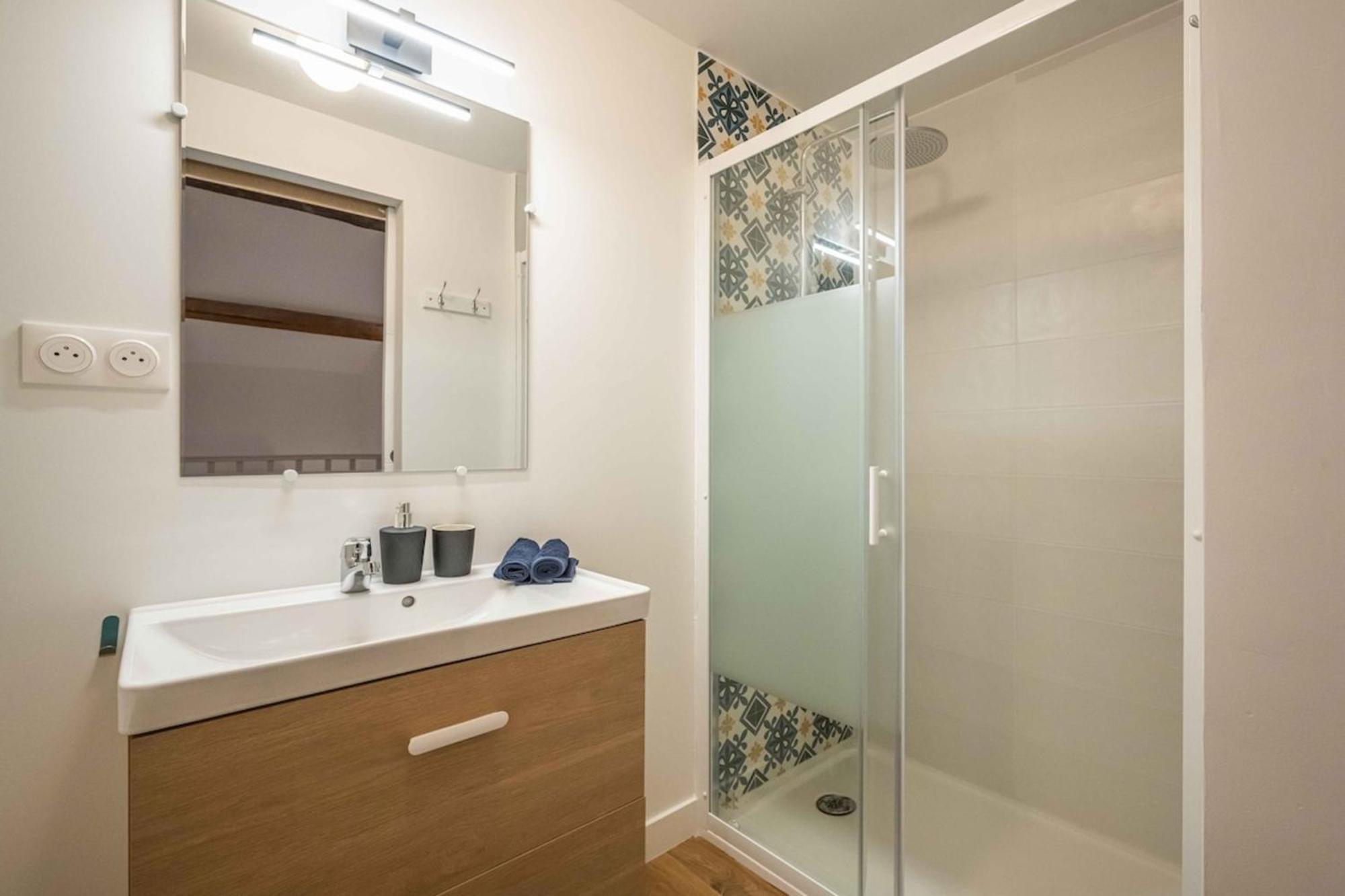 L'hippocrate Duplex A Deux Pas Des Halles Apartamento Narbona